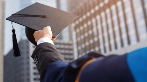 ¿Cuál es el costo de una educación universitaria, y porque debo empezar a ahorrar desde hoy - KNG